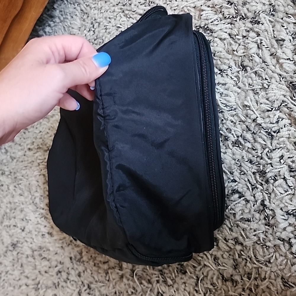 EUC Venture4th: Travel Hanging Toiletry Bag, black nylon, unisex - Picture 7 of 11